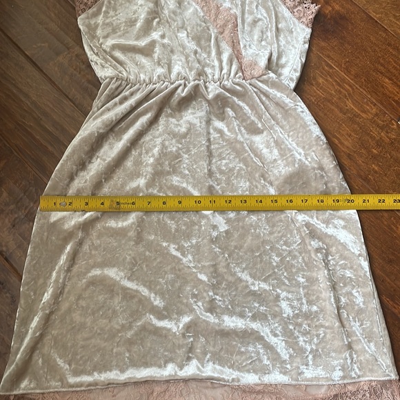 Madison & Berkeley Lace Champagne and Velvet Spaghetti Strap Dress - Picture 10 of 12